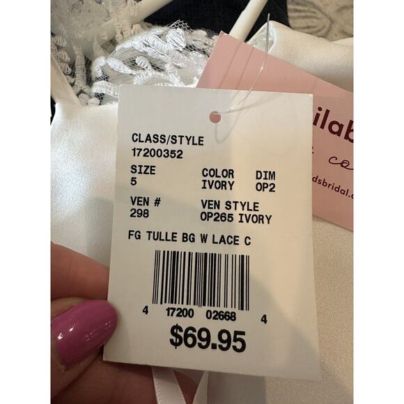 NWT DAVIDS BRIDAL Crochet Cap Sleeve Ivory Tulle Flower Girls Dress Size 5 - Picture 7 of 12